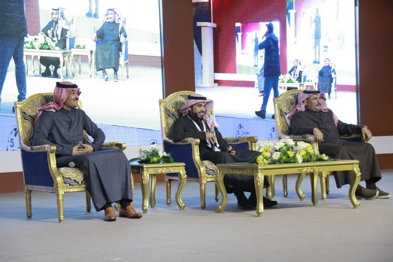 العواجي والعتيبي يتألقان شعرا في مهرجان صقور طريف