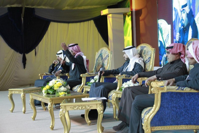 4 شعراء يبدعون في خيمة الشعر بمهرجان صقور طريف