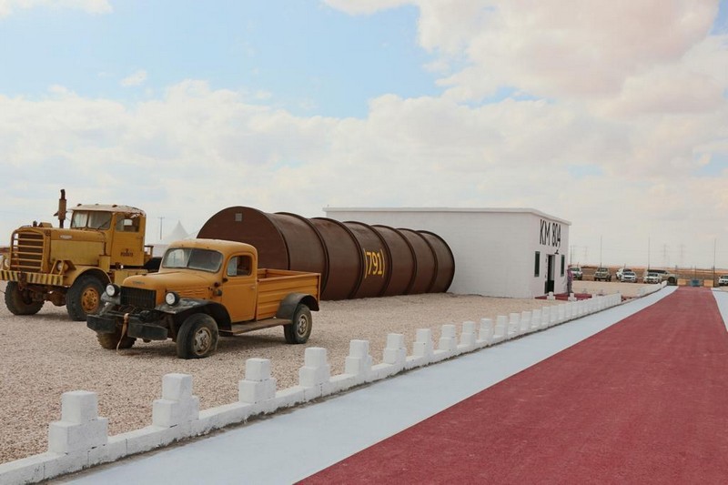 مجسم للنفط و