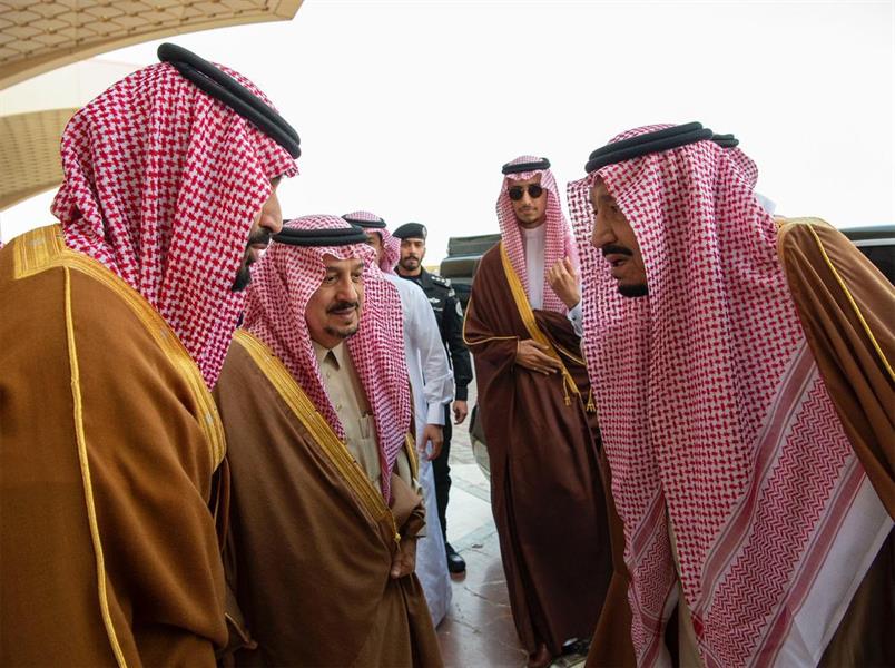 خادم الحرمين يغادر إلى مصر في زيارة رسمية.. وينيب ولي العهد في إدارة شؤون الدولة