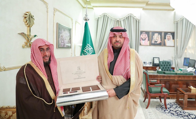 أمير الحدود الشمالية يستقبل مدير الإفتاء بالمنطقة