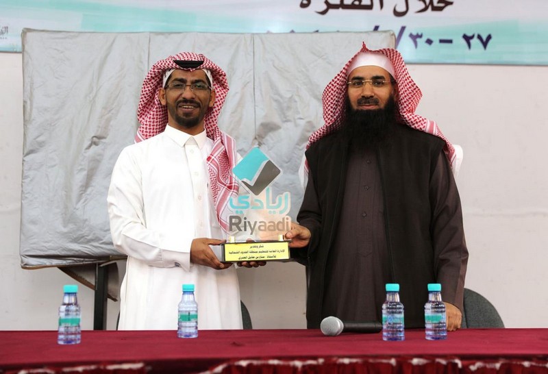 بعنوان ( قصة نجاح ) وضمن مبادرات ريادة الأعمال.. النشاط الطلابي يستضيف أحد رواد النجاح بالمنطقة