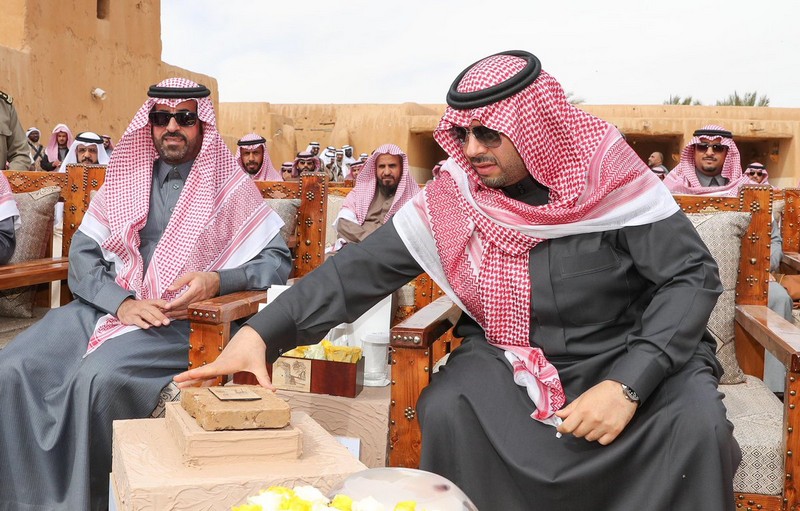 أمير الحدود الشمالية يتفقد قصر الملك عبدالعزيز في