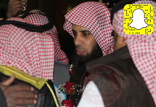 استقبال غفير للمواطن بندر معاشي العياشي بمطار عرعر بعد تبرعه بكليته لجارته