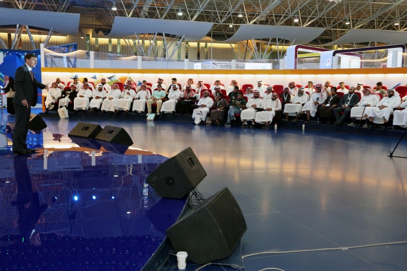 خبير دولي في الموارد البشرية يستعرض الفرص الوظيفية الواعدة في عصر الذكاء الاصطناعي