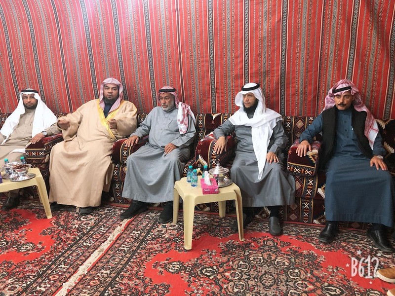 مدير عام فرع هيئة الأمر بالمعروف في الحدود الشمالية يزور ذوي الشهيد مشعل العنزي