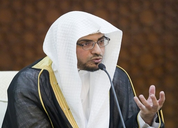 المغامسي: لم أفتِ يوماً بإباحة الغناء.. ولا أحب أن تُفتح المحلات وقت الصلاة