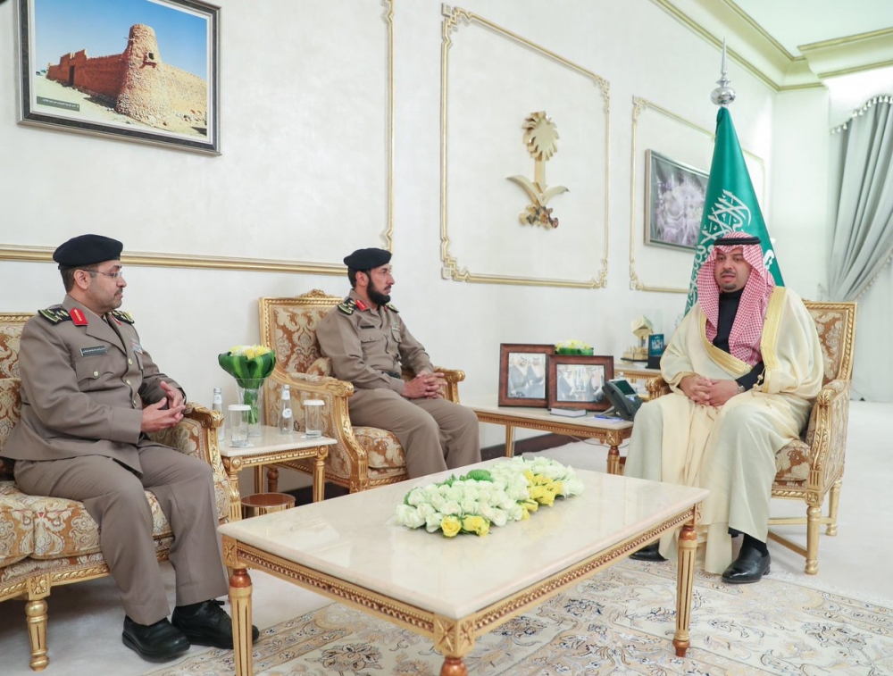 أمير الحدود الشمالية يستقبل مدير الدفاع المدني المعين بالمنطقة