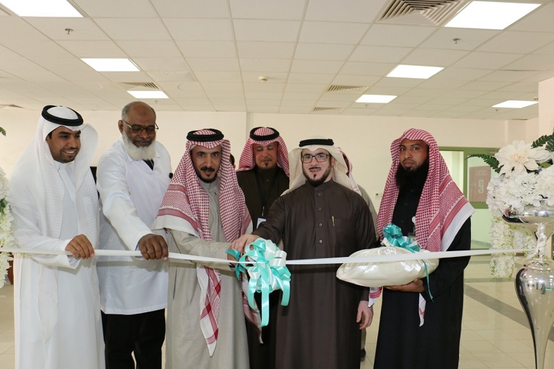 أمانة اللجنة الوطنية لمكافحة التبغ بـ صحة الشمالية تفتتح العيادة المتنقلة للإقلاع عن التدخين في كلية التقنية بـعرعر