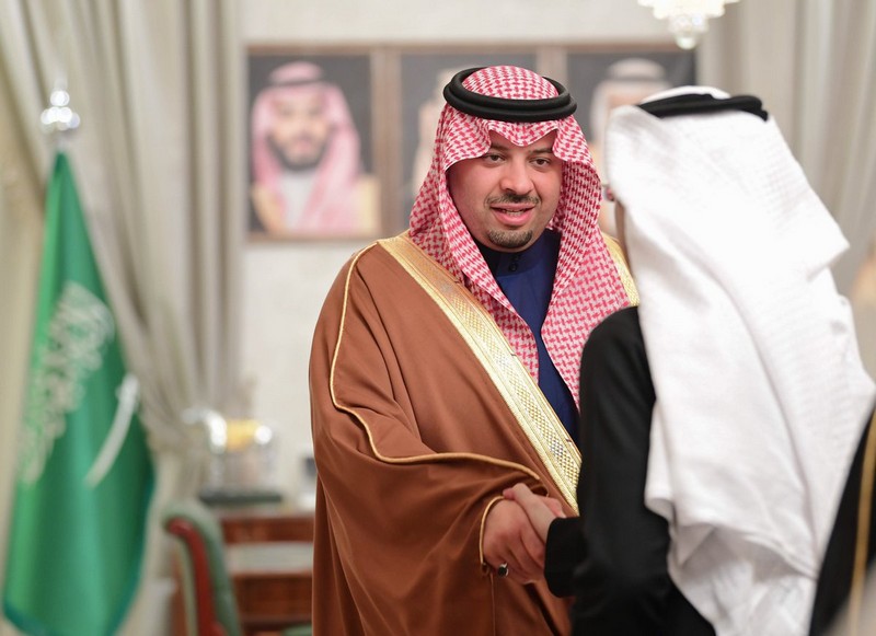 أمير الحدود الشمالية يستقبل مديري عموم الشؤون الإدارية والمالية بإمارات المناطق