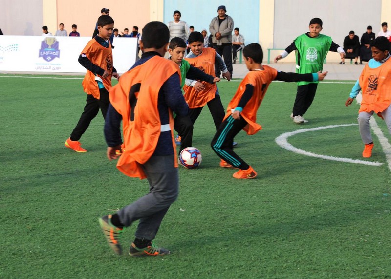 بالصور .. أكثر من ٣٤٩١ طالباً يشاركون في دوري المدارس بمنطقة الحدود الشمالية