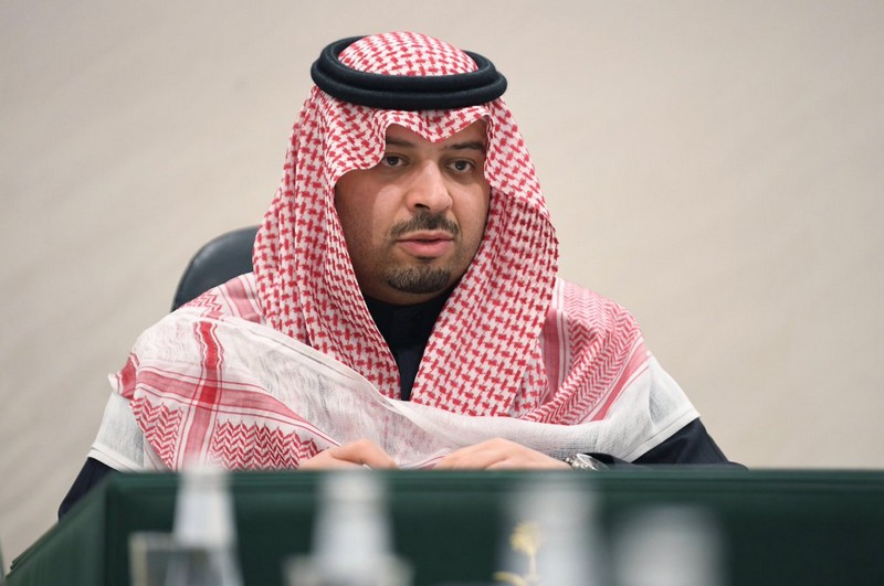 أمير الحدود الشمالية يرأس اجتماع