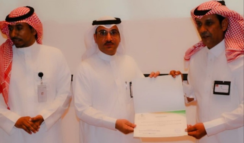 مدير صحة الحدود الشمالية يكرم مساعد مدير مستشفى عرعر الأستاذ : نهار مناحي