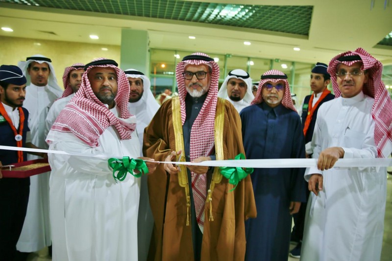 مدير جامعة الحدود الشمالية يرعى حفل ختام الأنشطة الطلابية