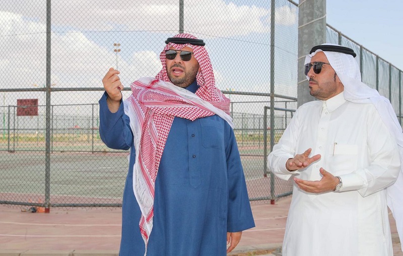 الأمير فيصل بن خالد بن سلطان يتفقد أحياء وشوارع مدينة عرعر
