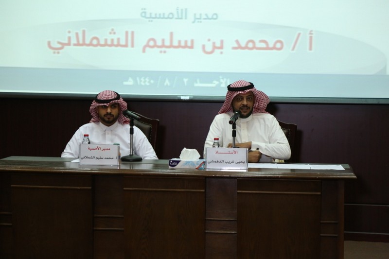 الكاتب والمخرج المسرحي يحيى الدهمشي بأدبي الشمالية