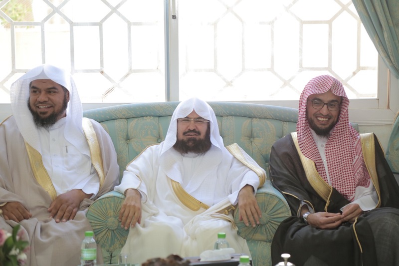 رئيس المحكمة العامة بعرعر يقيم مأدبة غداء لمعالي الشيخ السديس