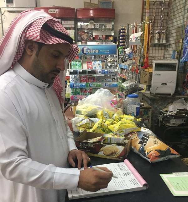 رئيس بلدية العويقيلة يعتمد تنفيذ خطة الرقابة البلدية