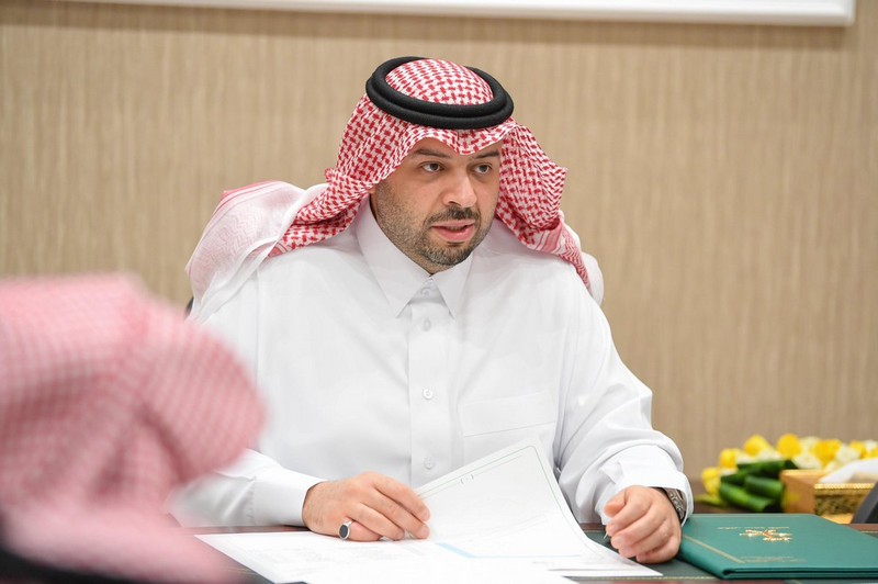 أمير منطقة الحدود الشمالية يرأس اجتماع الإدارات الحكومية للاستعداد لعيد الفطر المبارك
