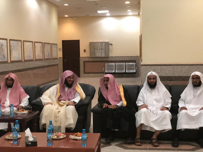 فضيلة رئيس المحكمة العامة بعرعر يقيم لقاء معايدة لمنسوبي المحكمة