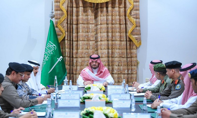 الأمير فيصل بن خالد بن سلطان يرأس الاجتماع النهائي للقطاعات الأمنية الأعضاء في لجنة الحج