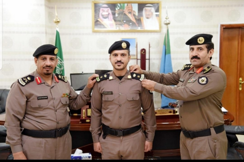 مدير شرطة منطقة الحدود الشمالية يقلد عسيري رتبة مقدم