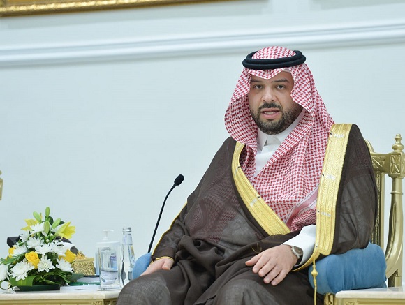 خلال جلسة سموه المسائية ... إشادة خاصة من أمير منطقة الحدود الشمالية للزميل بعرعر اليوم : رائد الدهمشي