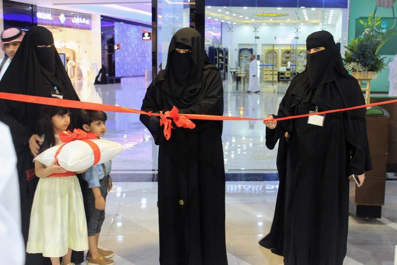 تدشين مهرجان العائلة الترفيهي بمجمع عرعر مول