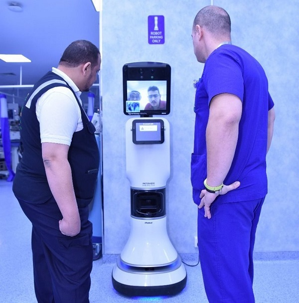 “الصحة” تطلق لأول مرة في موسم الحج تقنية “الروبوت” للاستشارات الطبية في مستشفيات مشعر منى