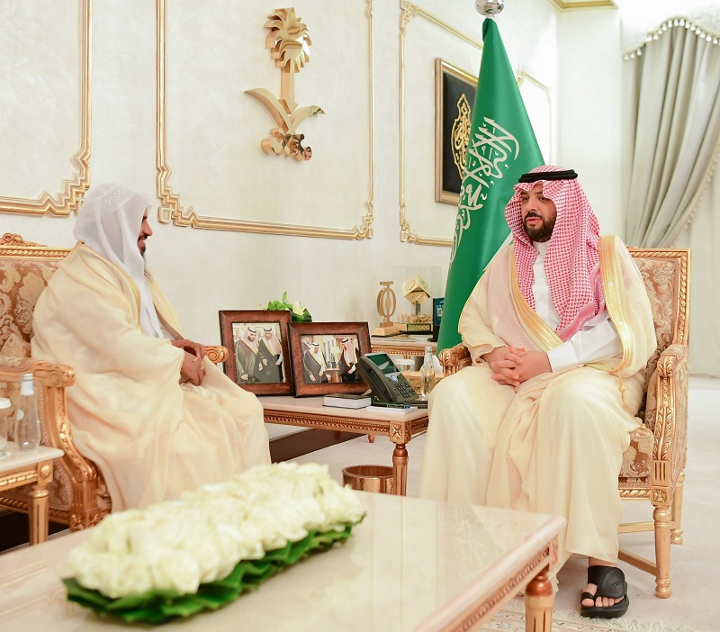 أمير الحدود الشمالية يستقبل مدير فرع الشؤون الإسلامية بالمنطقة