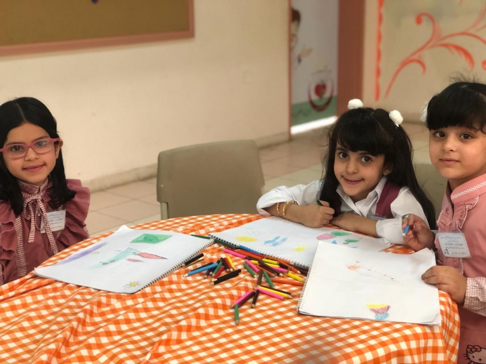 مساعدة المدير العام للشؤون التعليمية في جولة تفقدية لمدارس مكتب تعليم العويقيلة