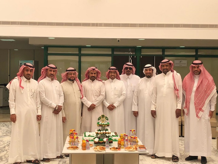 منسوبي مكتب العمل بمحافظة طريف يحتفلون باليوم الوطني