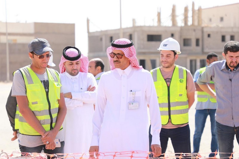 مدير عام خدمات المياه بالحدود الشمالية يتفقد مكتب خدمات المياه بطريف