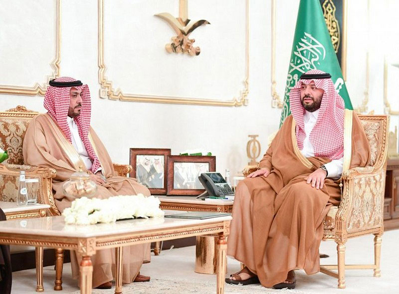 أمير الحدود الشمالية يستقبل أمين المنطقة والوكلاء ورؤساء البلديات