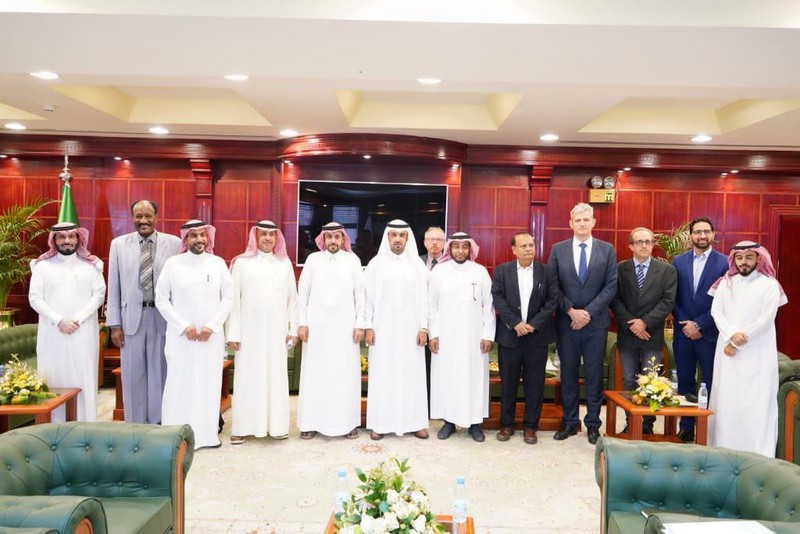 أمين منطقة الحدود الشمالية يستقبل وفد الوزارة والوفد الاجنبي لشركة ايكوم