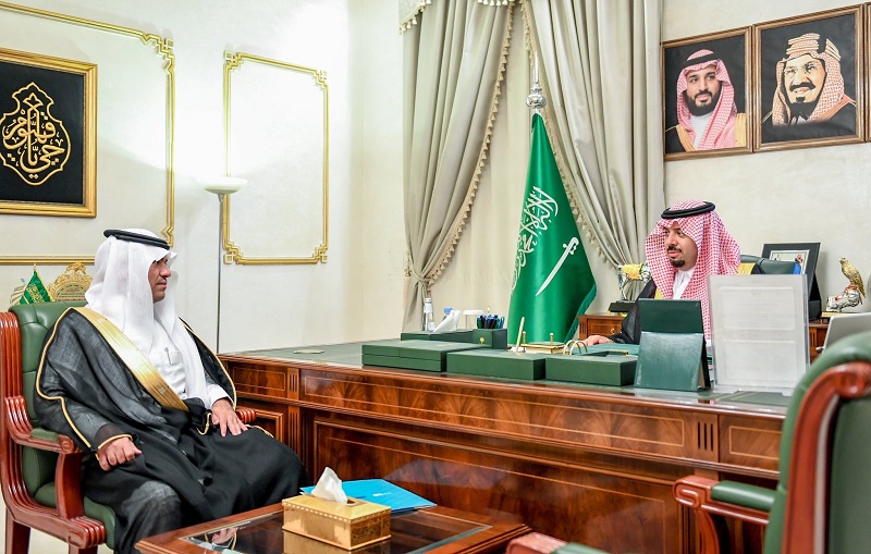 أمير الحدود الشمالية يستقبل مدير مكتب وكالة الأنباء السعودية بالمنطقة