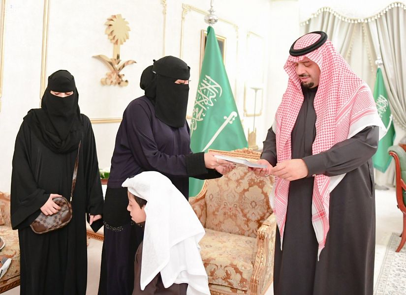 سمو أمير منطقة الحدود الشمالية يستقبل مديرة فرع الجمعية السعودية الخاصة