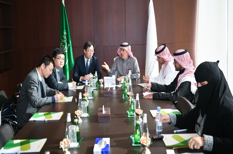 وفد صيني يزور مركز الملك عبدالعزيز للحوار الوطني ويطلع على تجربته في تعزيز التعايش وترسيخ قيم السلام والتسامح