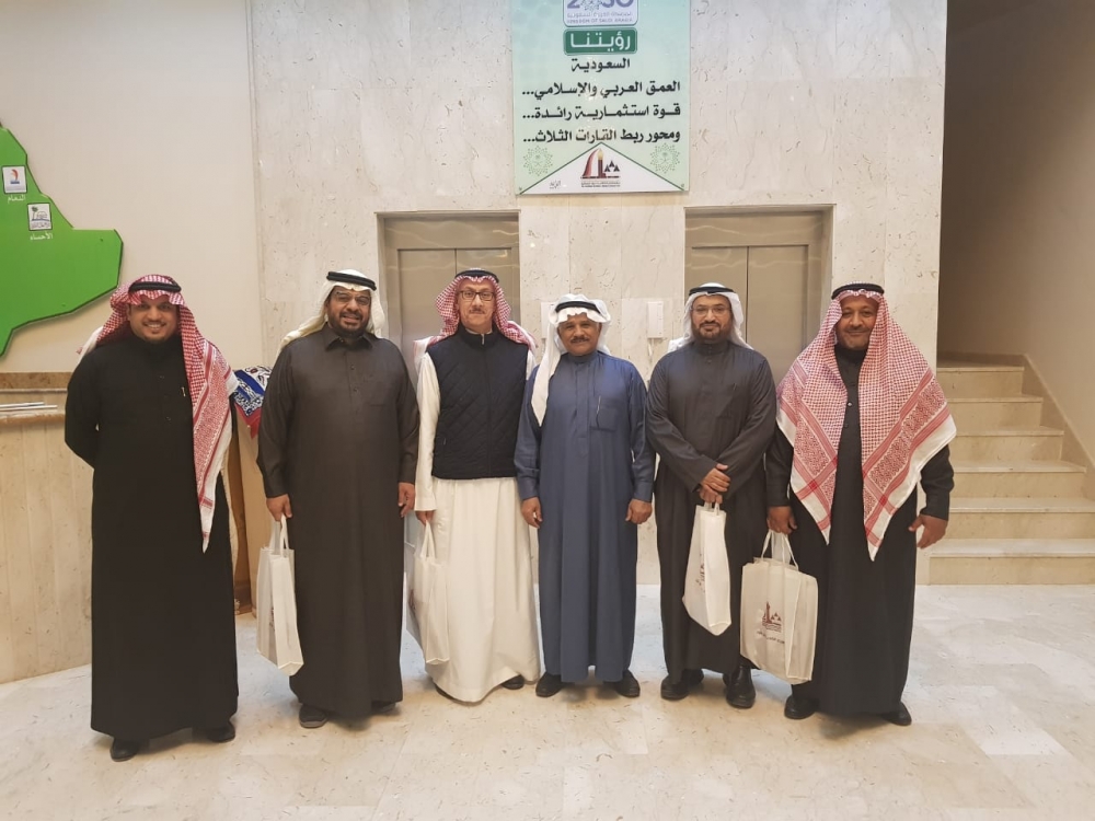 فريق علمي من جامعة الملك سعود يزور أدبي الحدود الشمالية