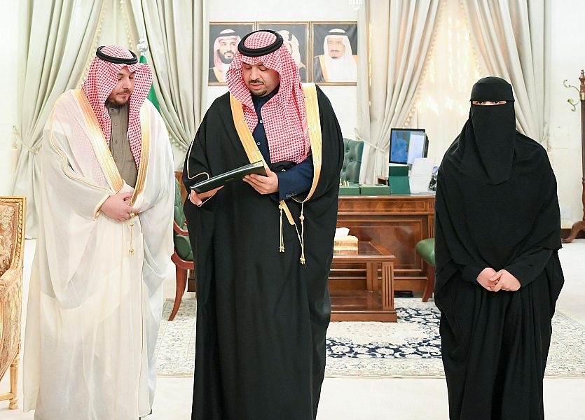 سمو أمير الحدود الشمالية يستقبل مدير فرع وزارة التجارة والاستثمار