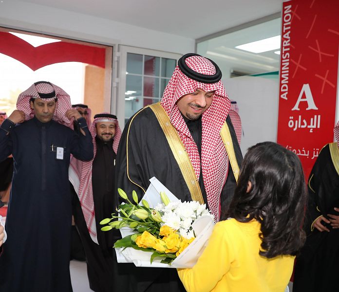 سمو الأمير فيصل بن خالد بن سلطان يتفقد مركز المهارات الفنية والبورد السعودي بصحة الحدود الشمالية