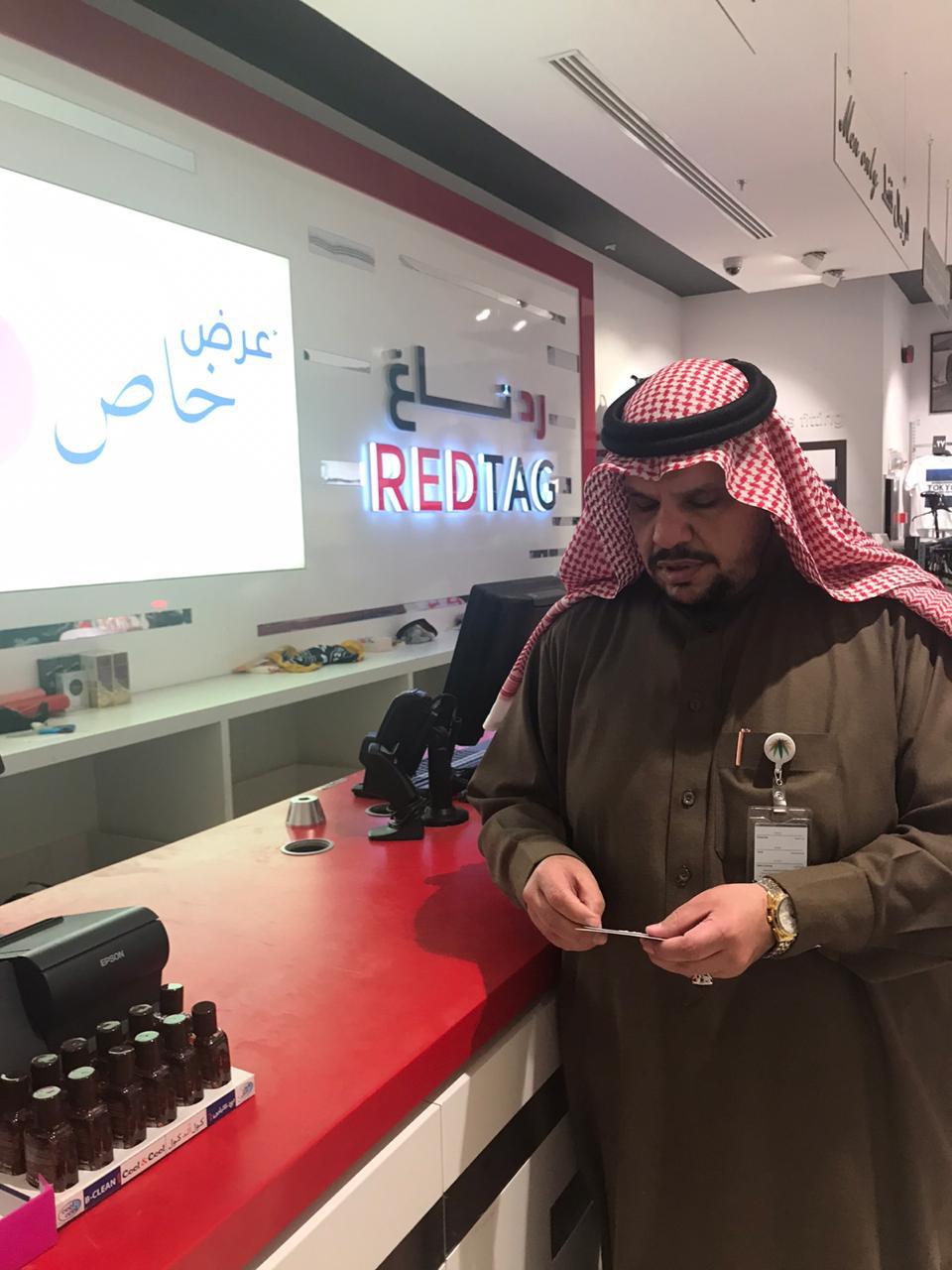 فرع وزارة العمل والتنمية بمنطقة الحدود الشمالية يقوم بجولات على المحلات التجارية