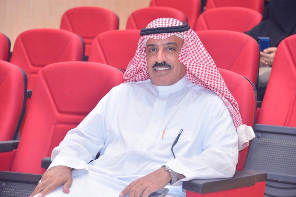 مدير تعليم الحدود الشمالية يهنيء الزميل الإعلامي : مطيران النمس بمناسبة حصوله على شهادة الدكتوراة