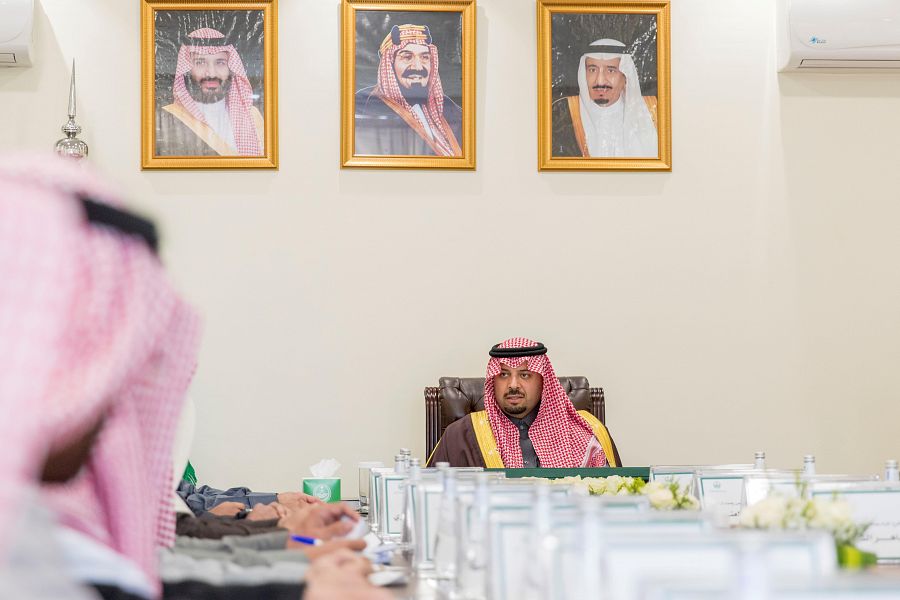 سمو أمير الحدود الشمالية يرأس اجتماع المجلس المحلي برفحاء