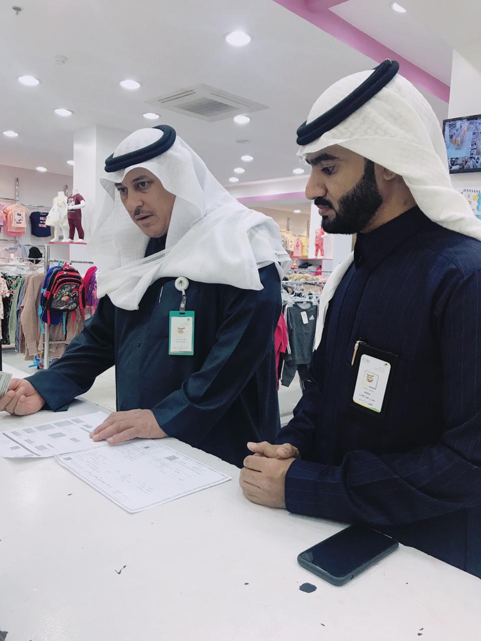 مدير عام فرع وزارة العمل بمنطقة الحدود الشمالية يقوم بجولة تفتيشة برفحاء