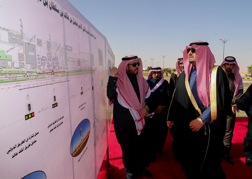 سمو الأمير فيصل بن خالد بن سلطان يطلق مبادرة لتطوير مدخل محافظة العويقيلة