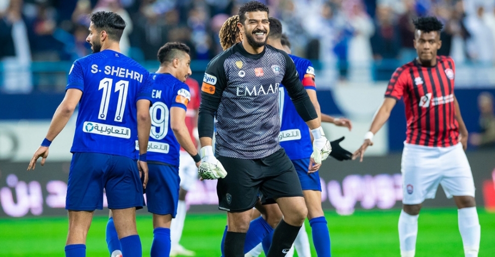 الهلال يفوز على الرائد بثلاثة أهداف .. ويواصل احتفاظه بالصدارة