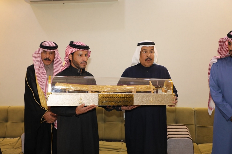 منسوبو مركز جديدة عرعر يودعون رئيسهم السابق ويهنئون رئيسهم الجديد