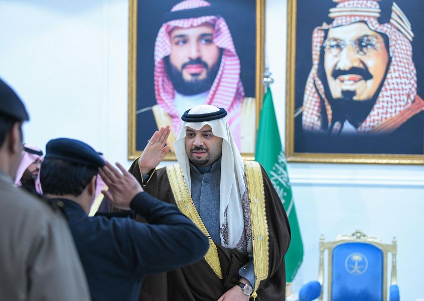 سمو أمير الحدود الشمالية يستقبل المواطنين في جلسته المسائية