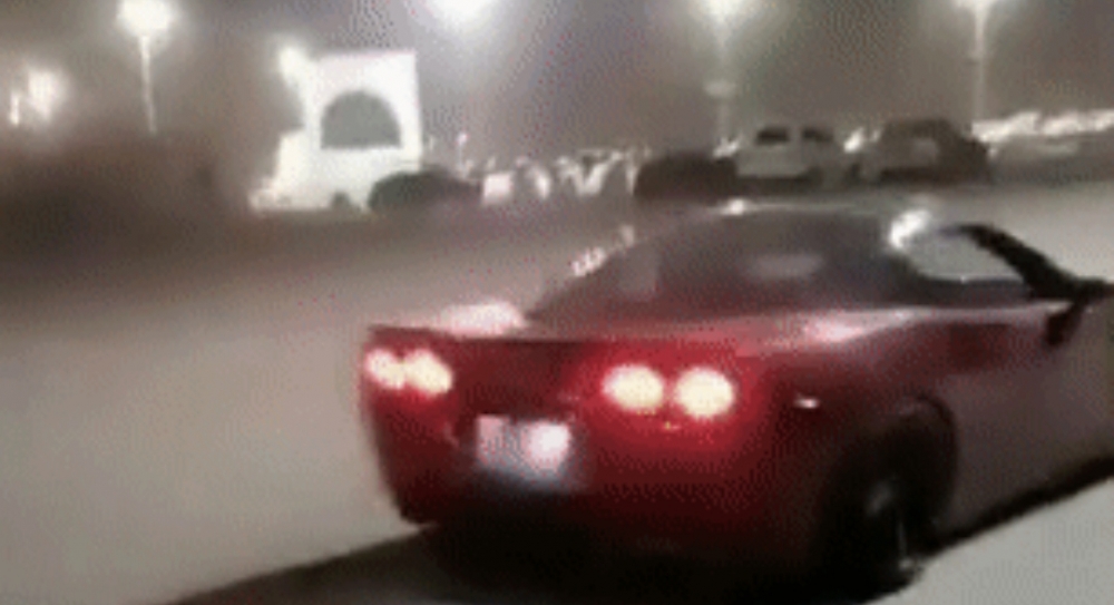 فتاة تمارس التفحيط في كورنيش القطيف .. و